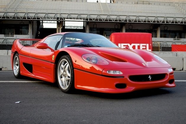 90'larda üretilen en güzel otomobiller