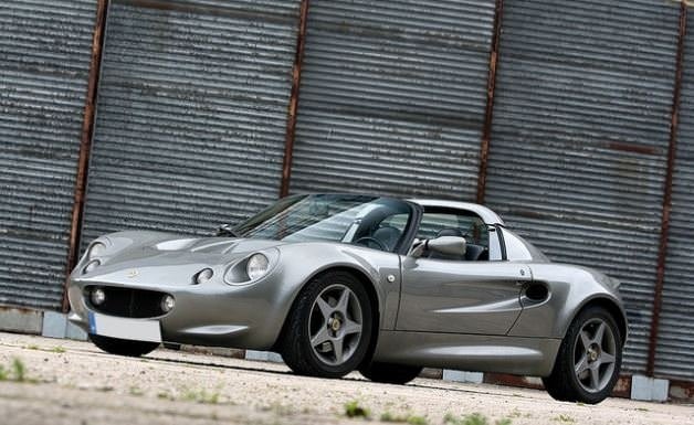 90'larda üretilen en güzel otomobiller