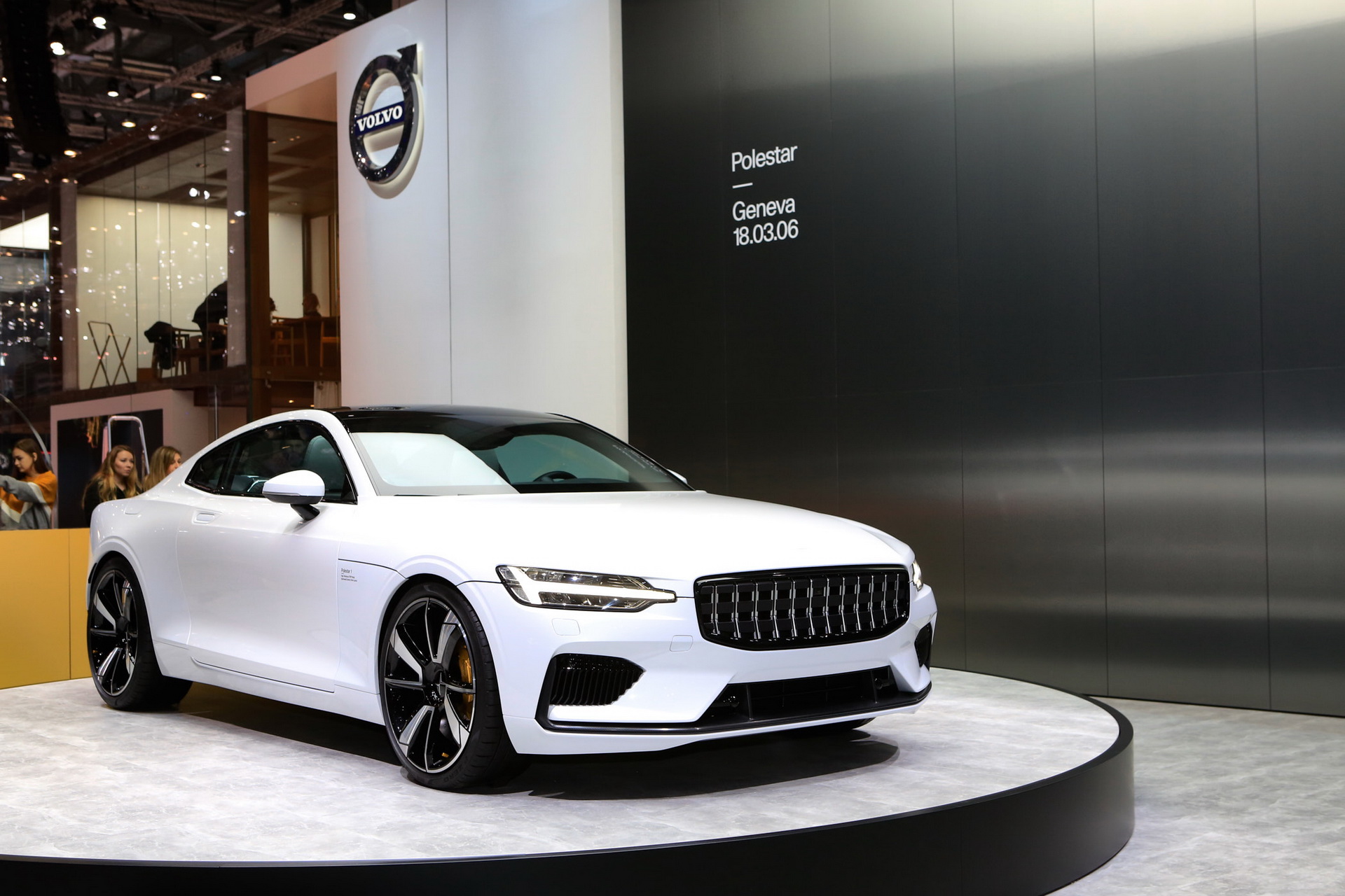Polestar One Cenevre’de sergileniyor