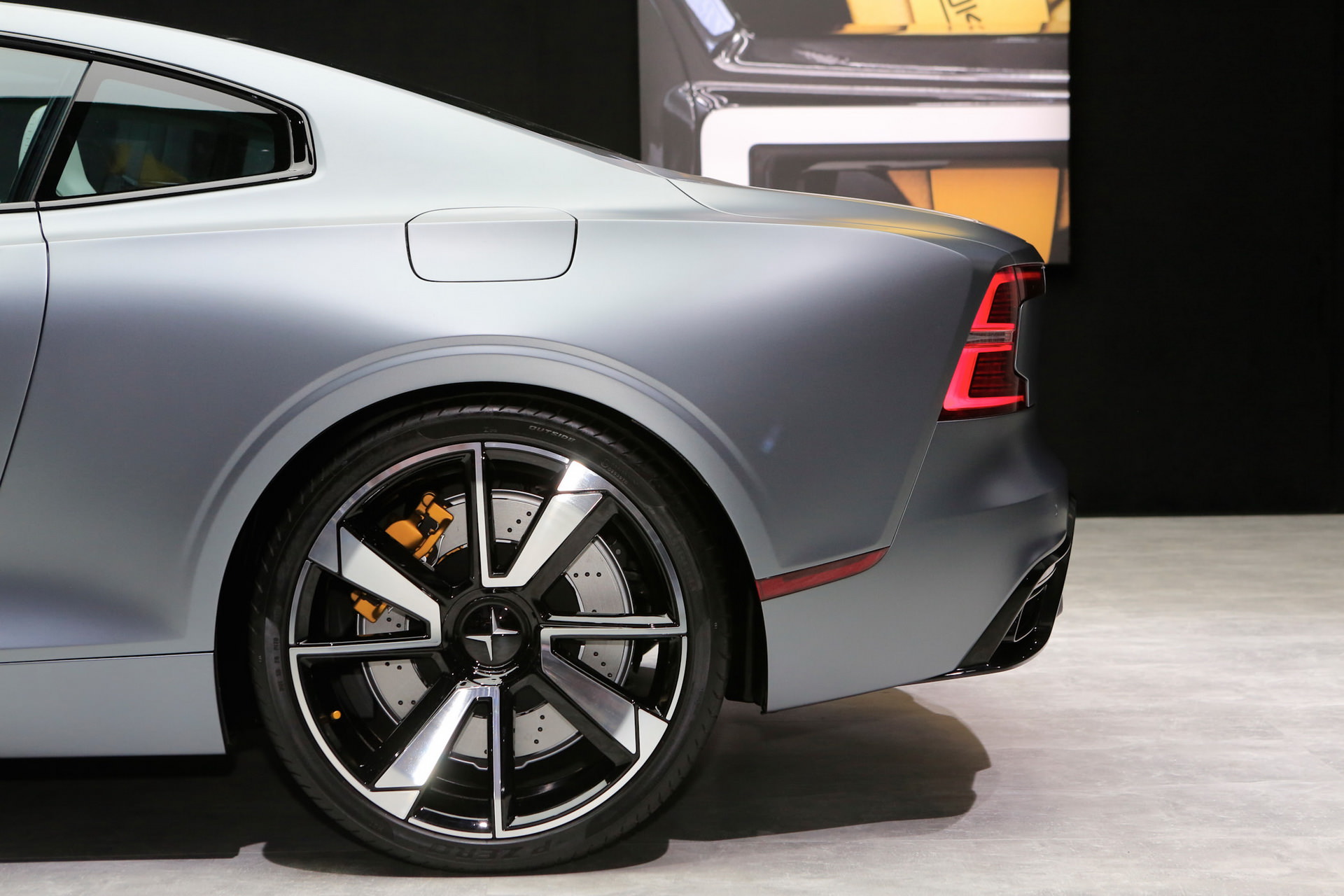 Polestar One Cenevre’de sergileniyor