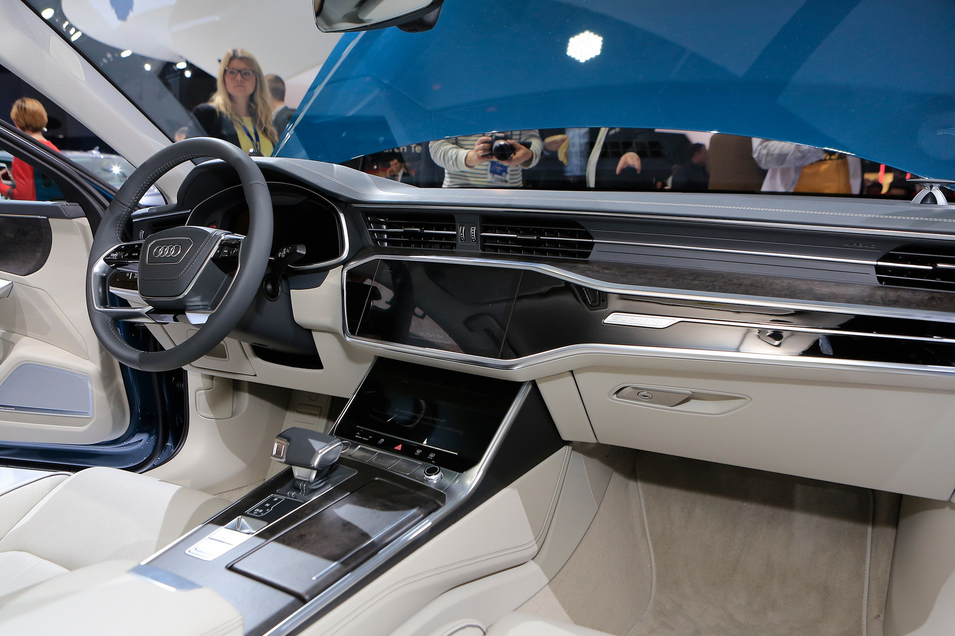 Yeni Audi A6'nın dünya prömiyeri Cenevre'de gerçekleşiyor