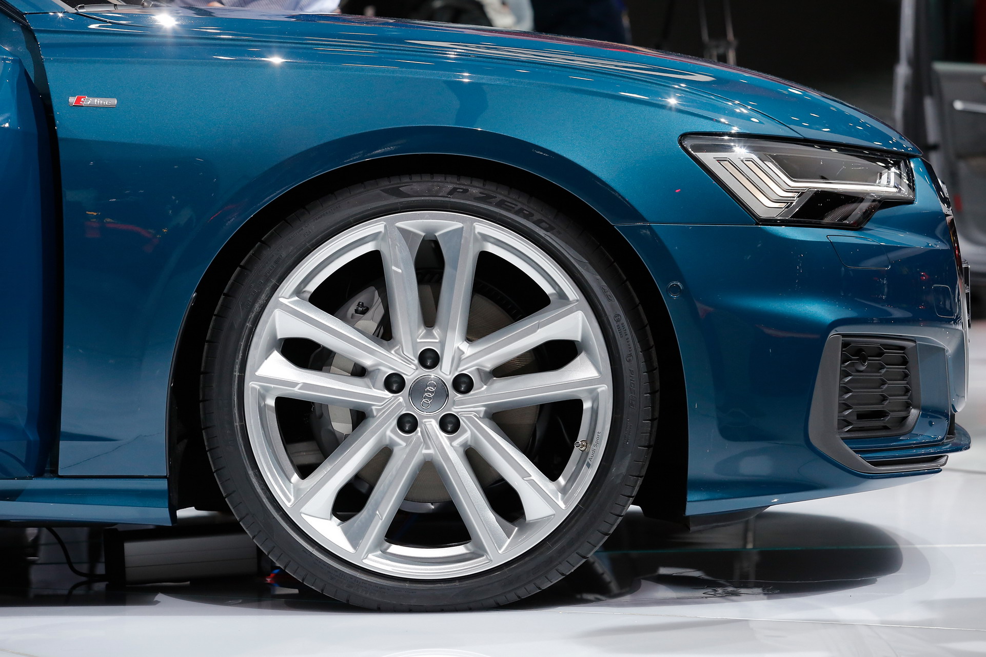 Yeni Audi A6'nın dünya prömiyeri Cenevre'de gerçekleşiyor