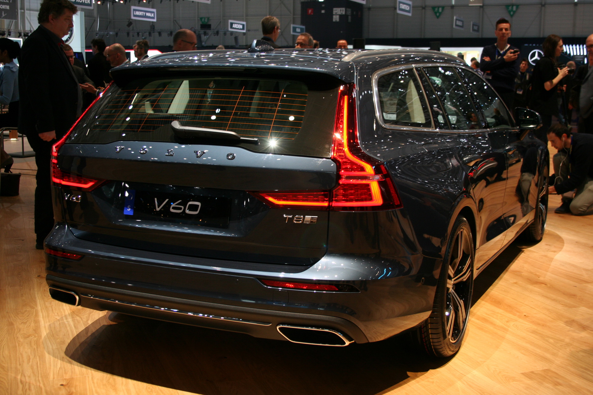 Yeni Volvo V60 Cenevre’de tanıtılıyor