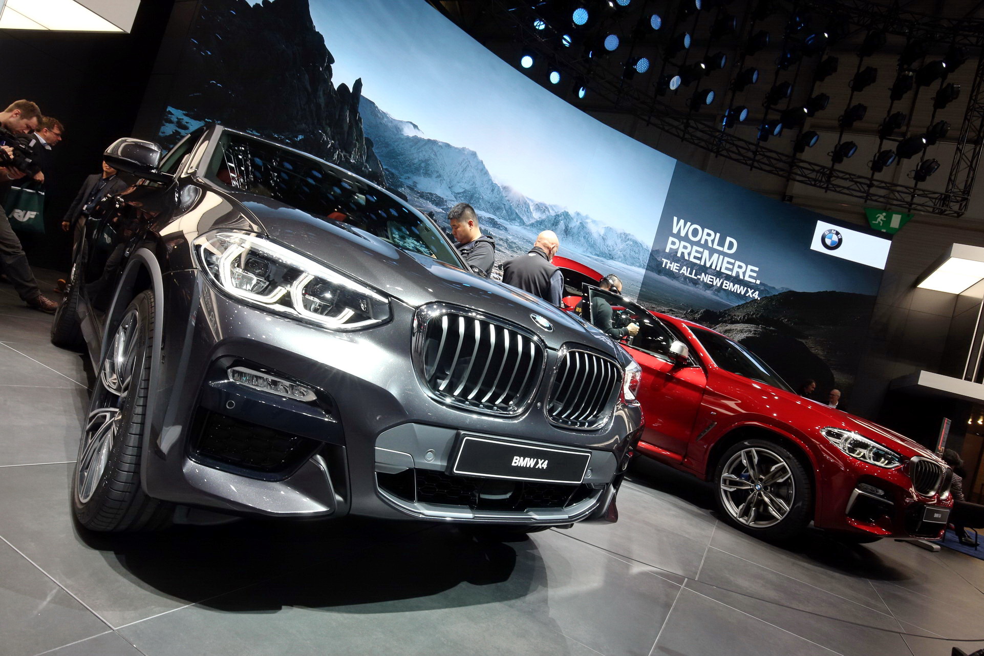 BMW X4 Cenevre sahnesinde