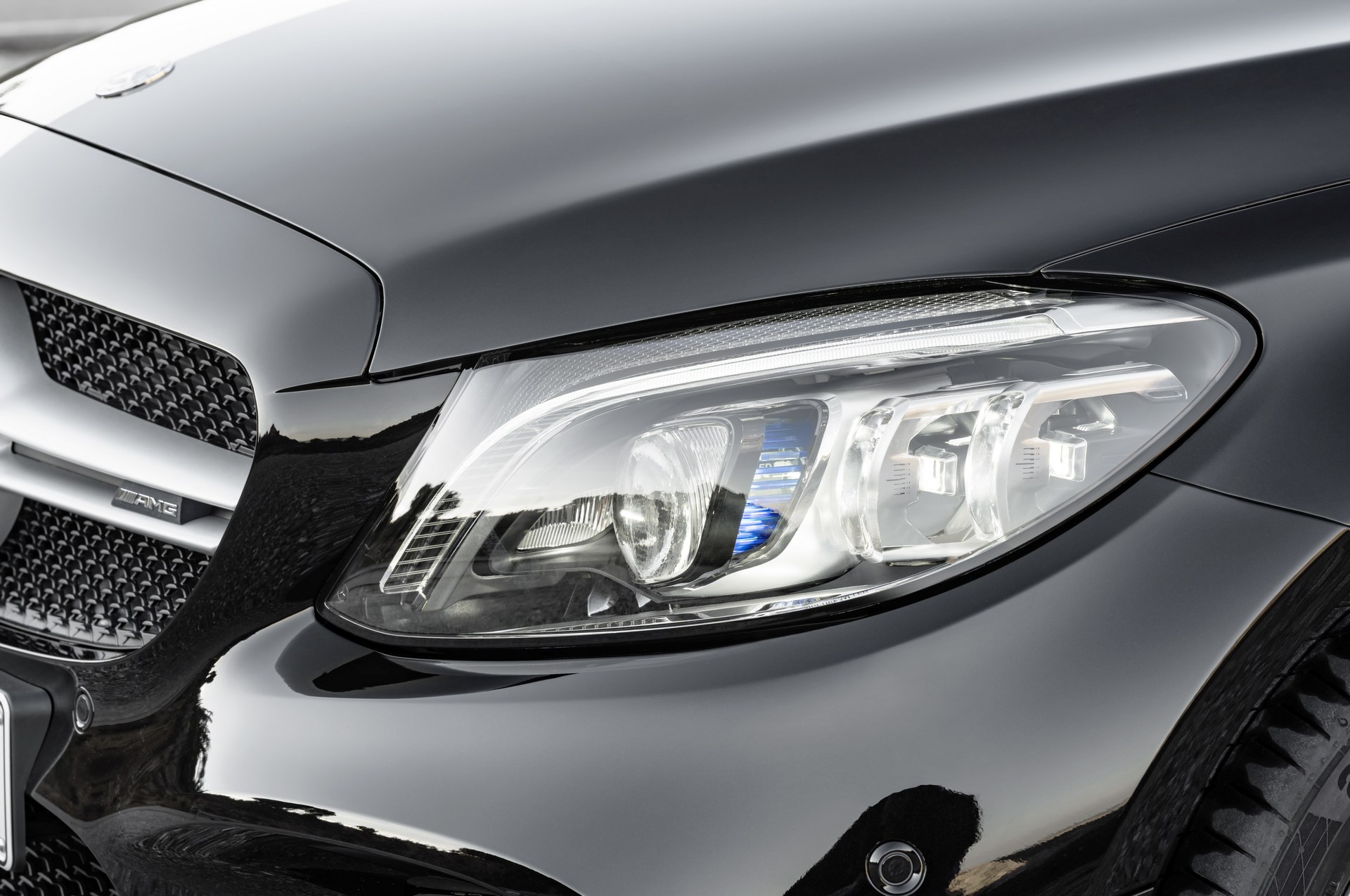 Mercedes C Serisi Coupe ve Cabrio yenilendi