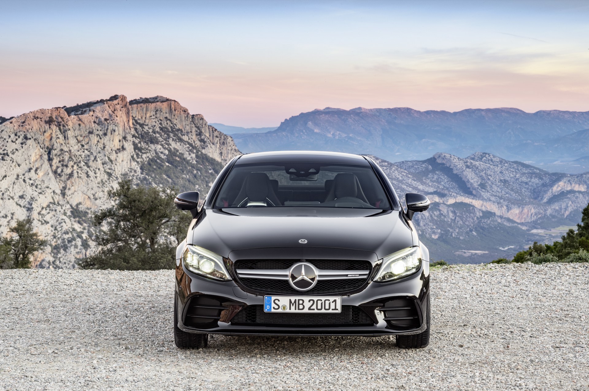 Mercedes C Serisi Coupe ve Cabrio yenilendi