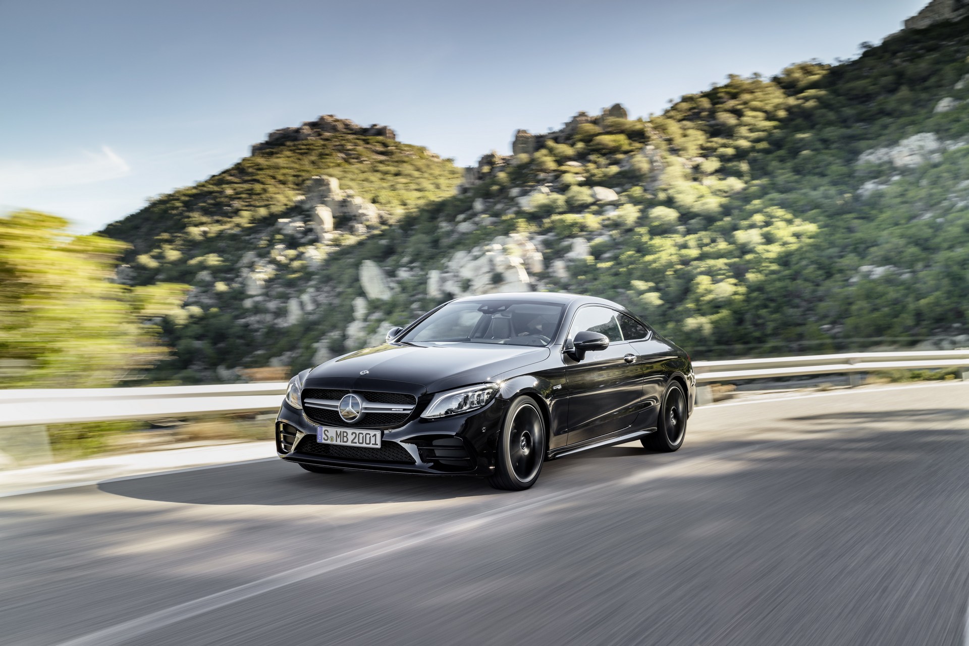 Mercedes C Serisi Coupe ve Cabrio yenilendi