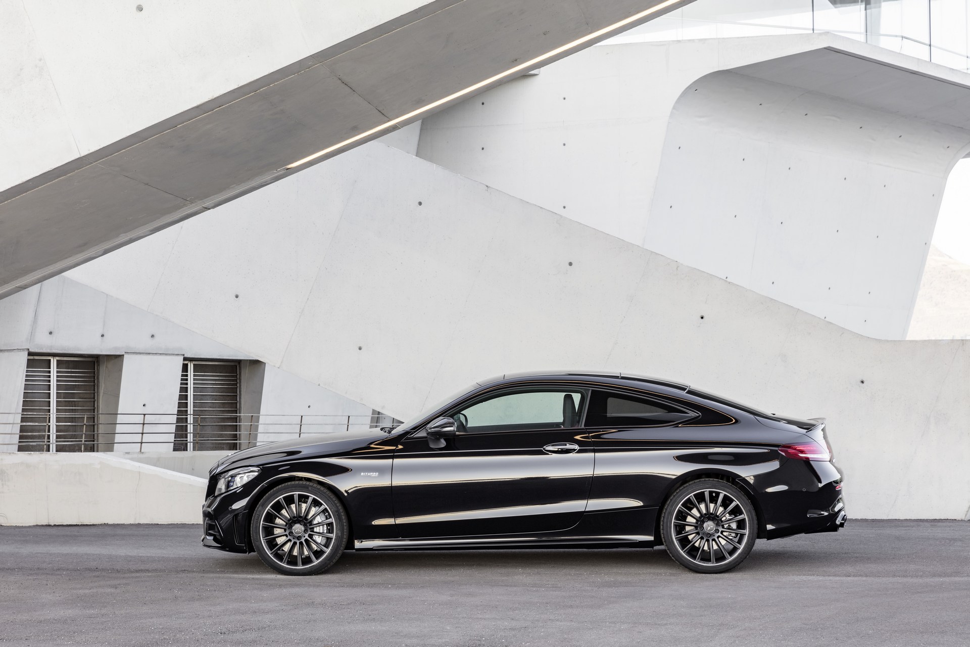 Mercedes C Serisi Coupe ve Cabrio yenilendi