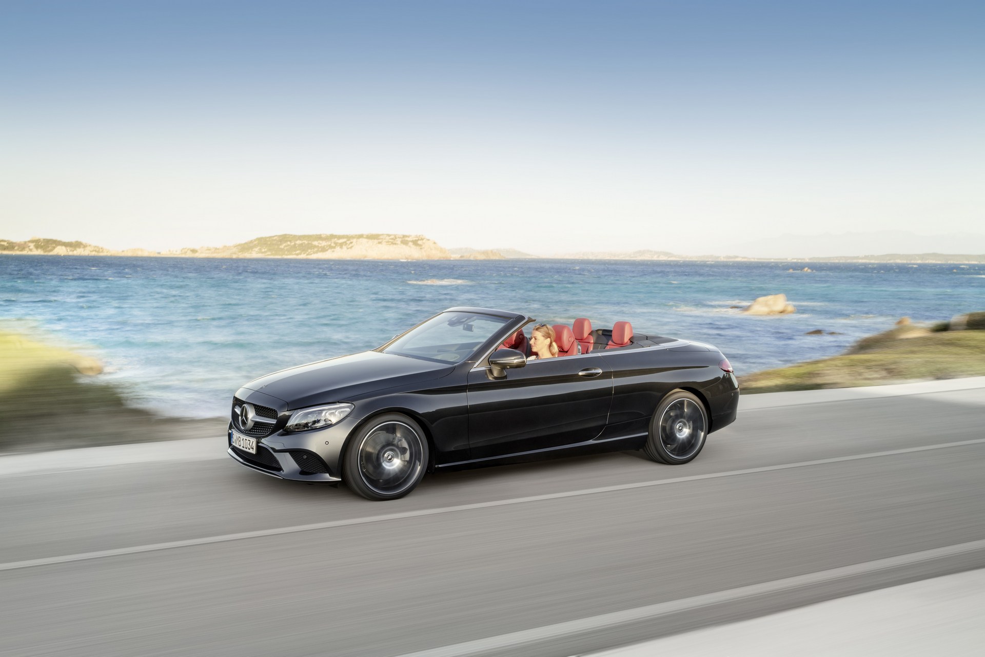 Mercedes C Serisi Coupe ve Cabrio yenilendi