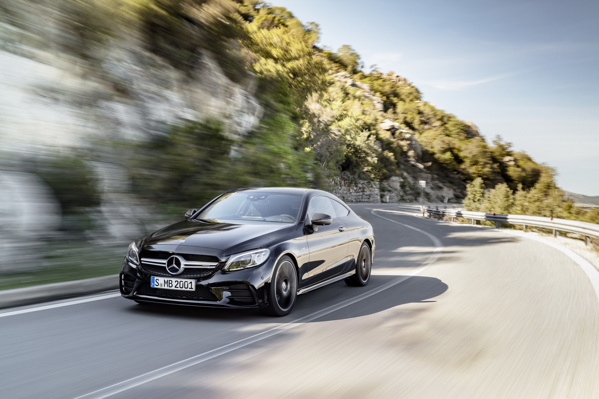 Mercedes C Serisi Coupe ve Cabrio yenilendi
