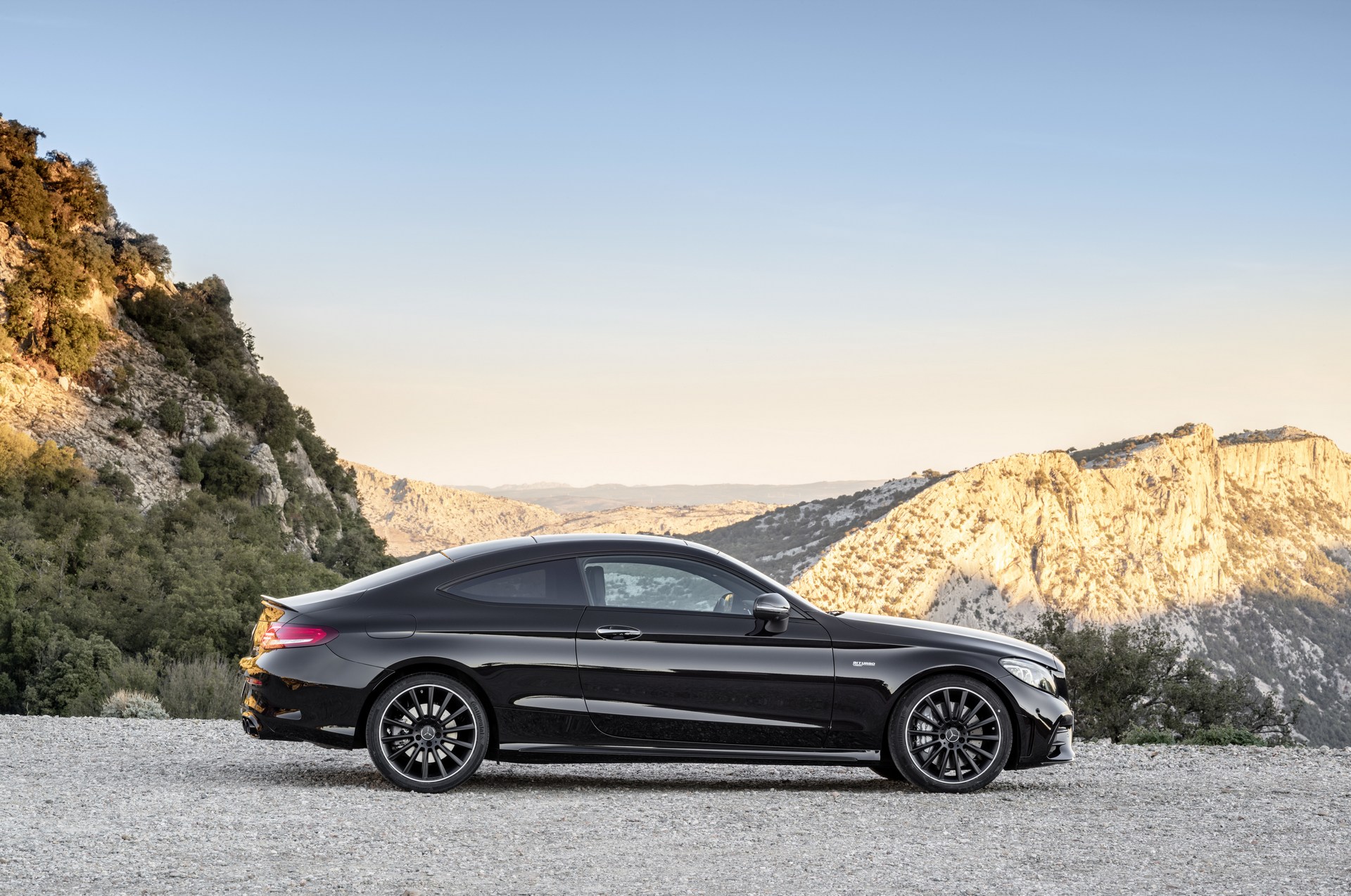 Mercedes C Serisi Coupe ve Cabrio yenilendi