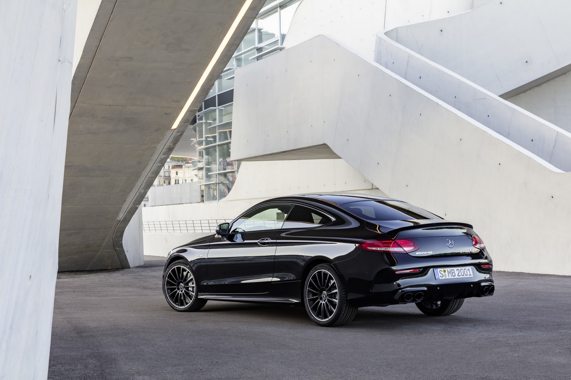 Mercedes C Serisi Coupe ve Cabrio yenilendi
