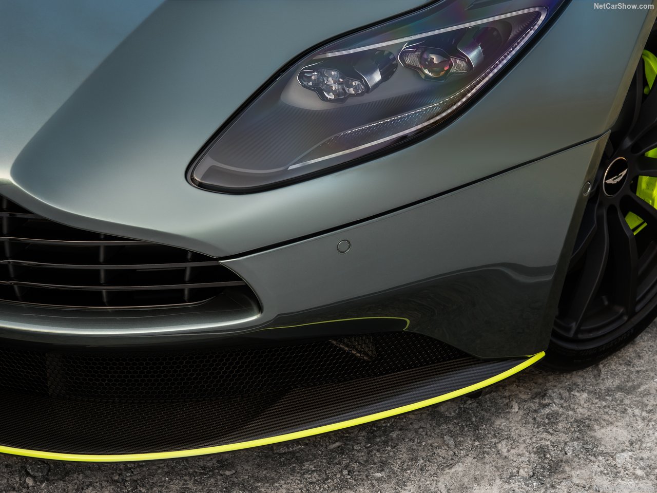 2019 Aston Martin DB11 AMR resmen ortaya çıktı