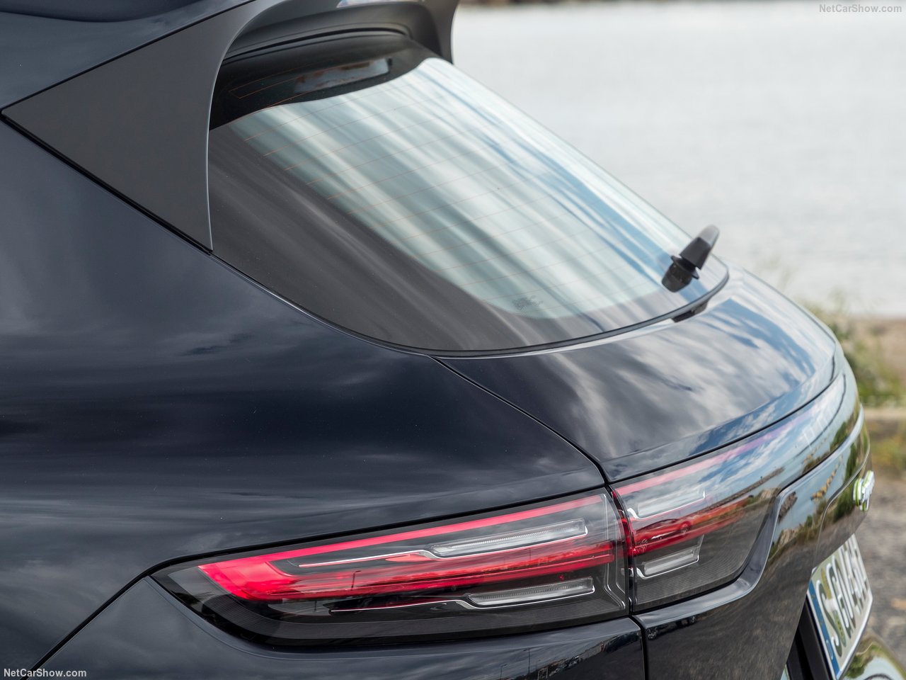 Porsche'nin melez canavarı 2019 Cayenne E-Hybrid 