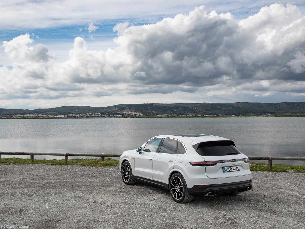 Porsche'nin melez canavarı 2019 Cayenne E-Hybrid 