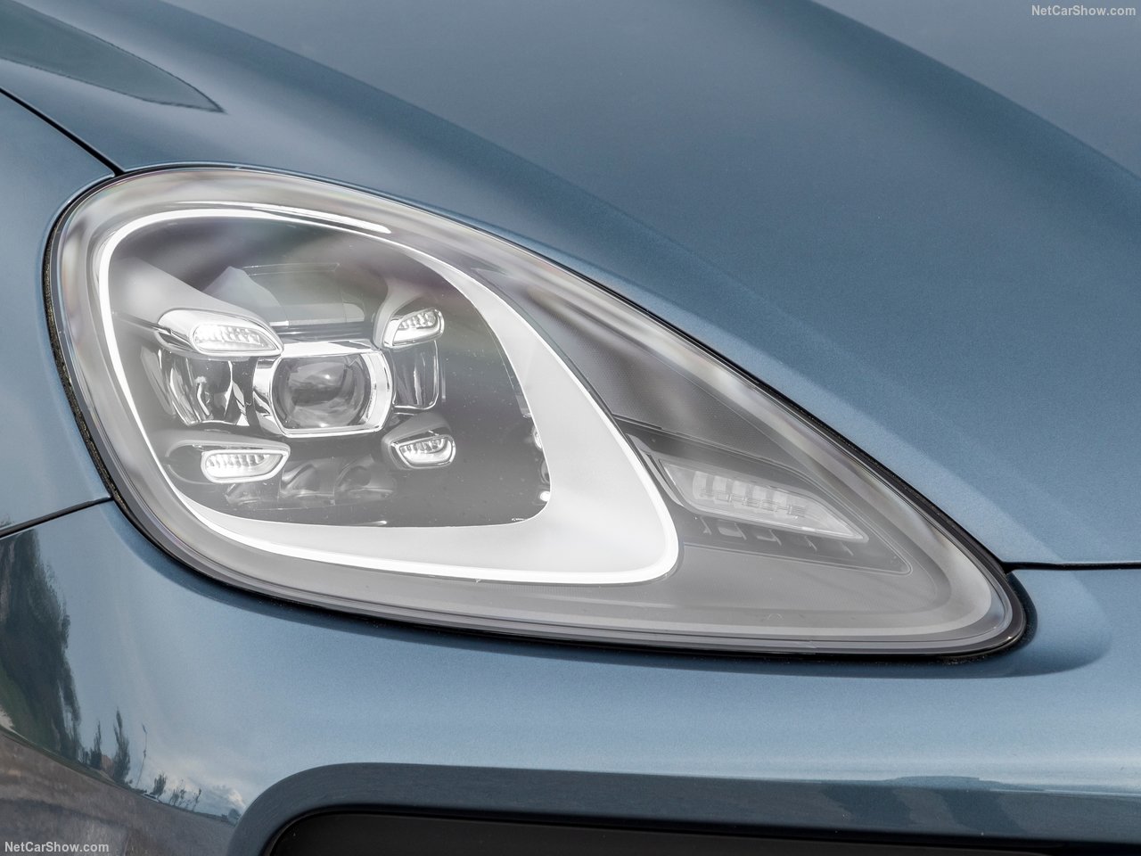 Porsche'nin melez canavarı 2019 Cayenne E-Hybrid 