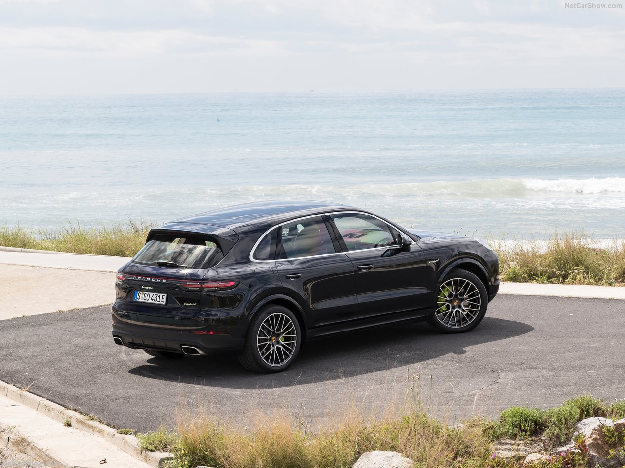 Porsche'nin melez canavarı 2019 Cayenne E-Hybrid 