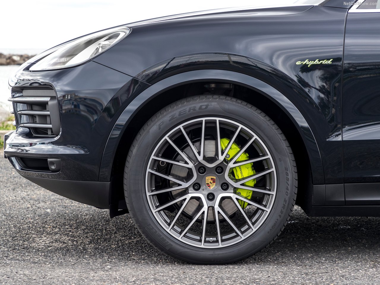 Porsche'nin melez canavarı 2019 Cayenne E-Hybrid 