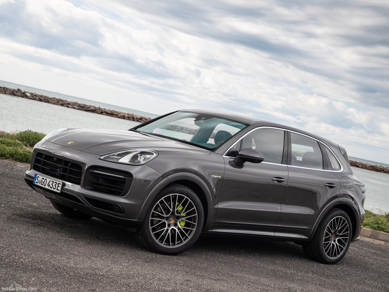 Porsche'nin melez canavarı 2019 Cayenne E-Hybrid 