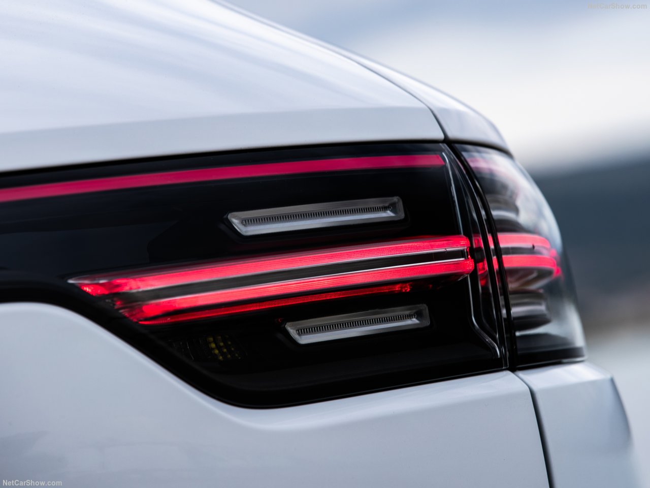 Porsche'nin melez canavarı 2019 Cayenne E-Hybrid 