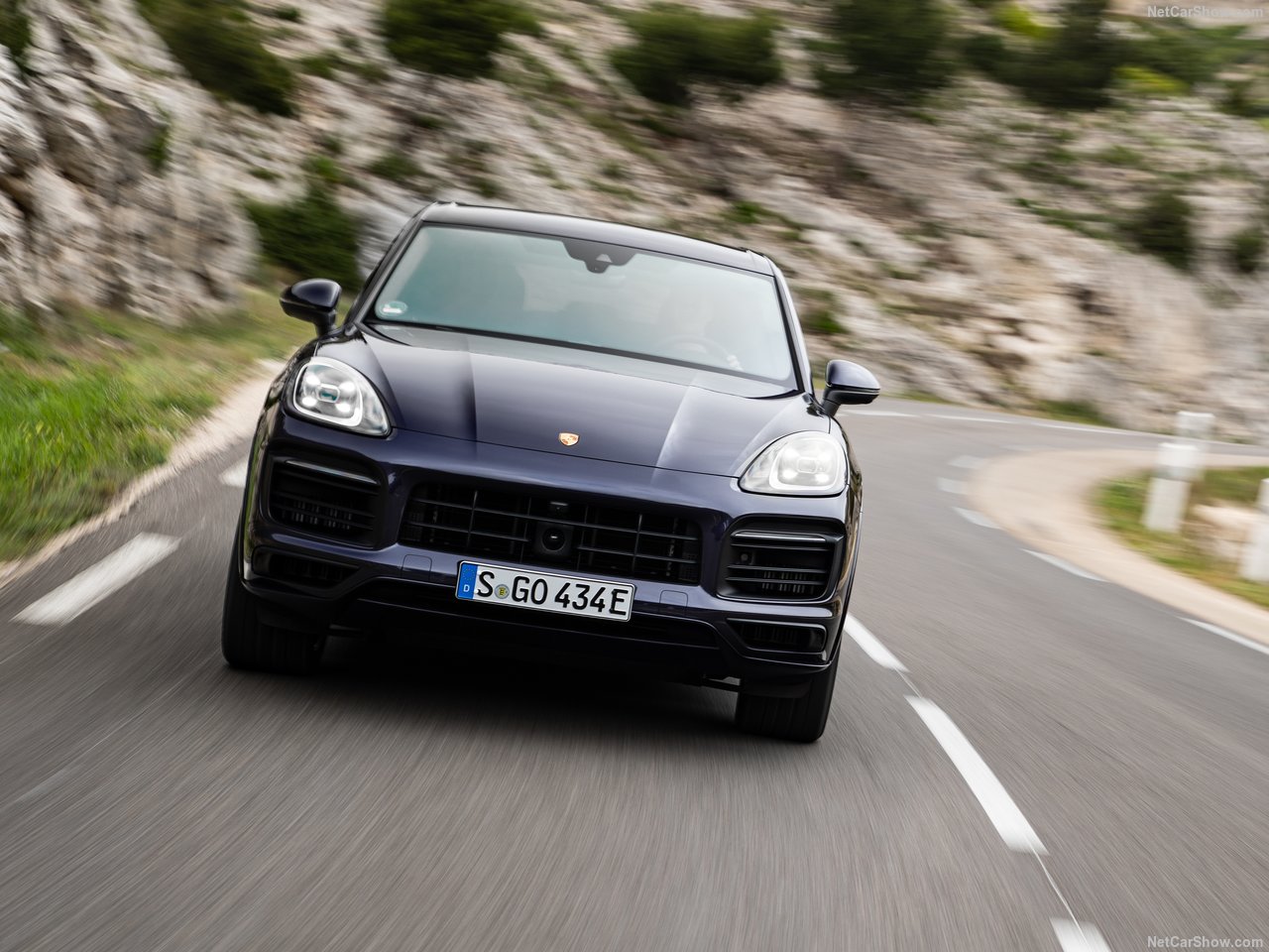 Porsche'nin melez canavarı 2019 Cayenne E-Hybrid 