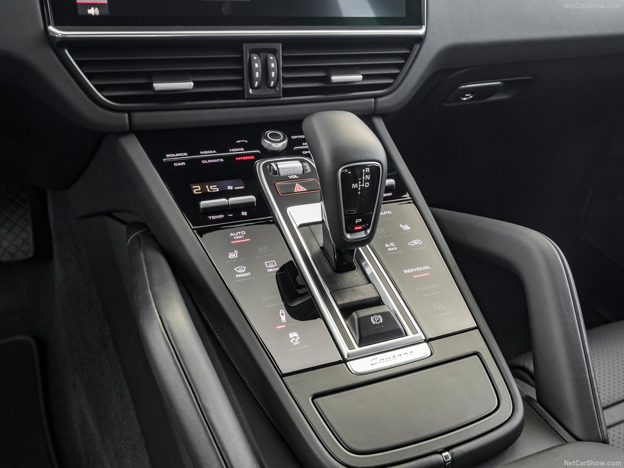 Porsche'nin melez canavarı 2019 Cayenne E-Hybrid 