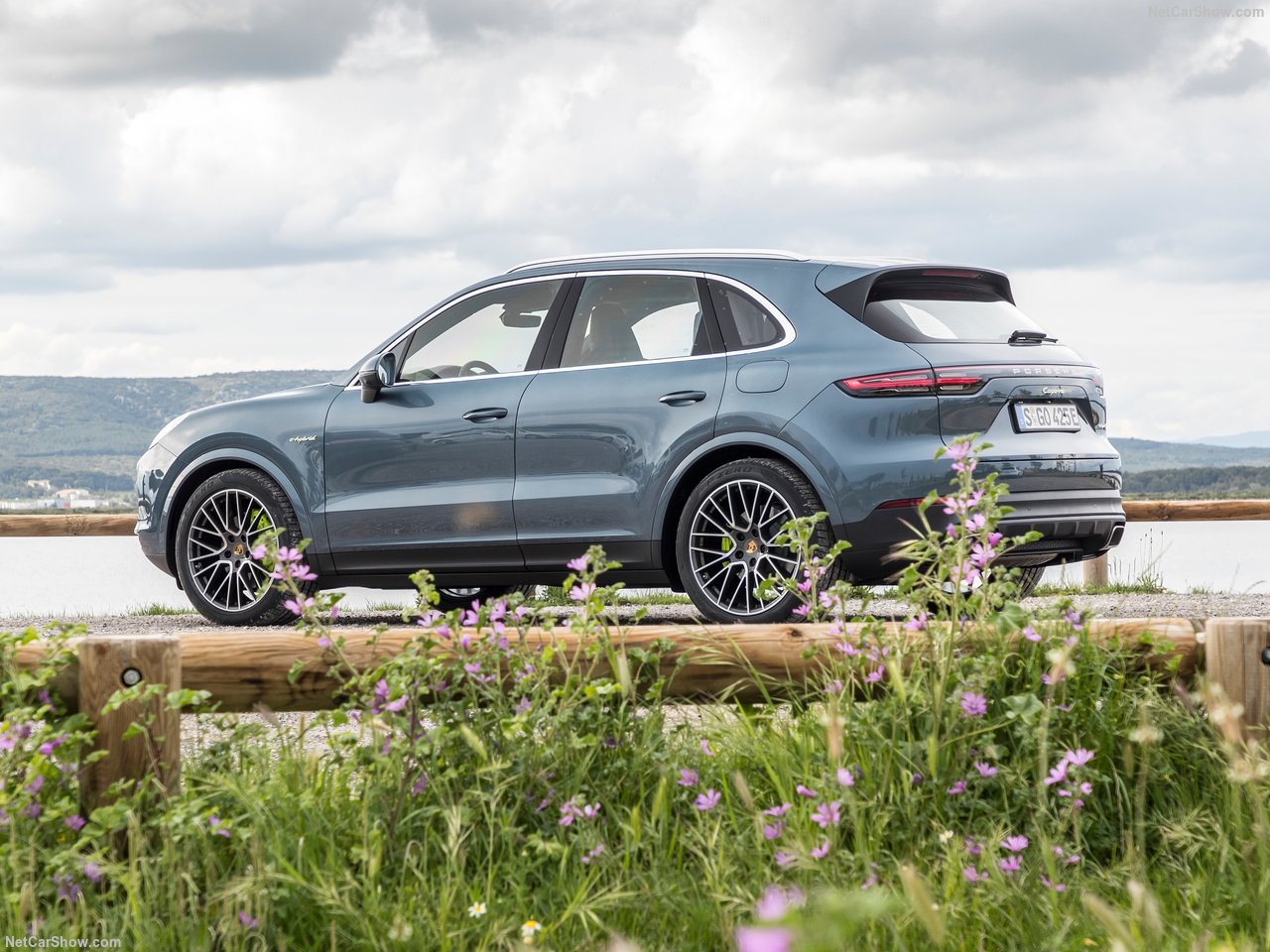 Porsche'nin melez canavarı 2019 Cayenne E-Hybrid 