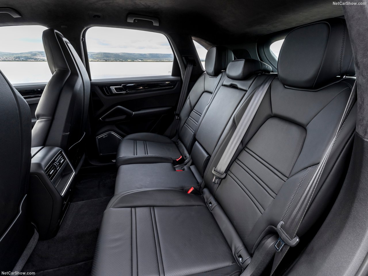 Porsche'nin melez canavarı 2019 Cayenne E-Hybrid 