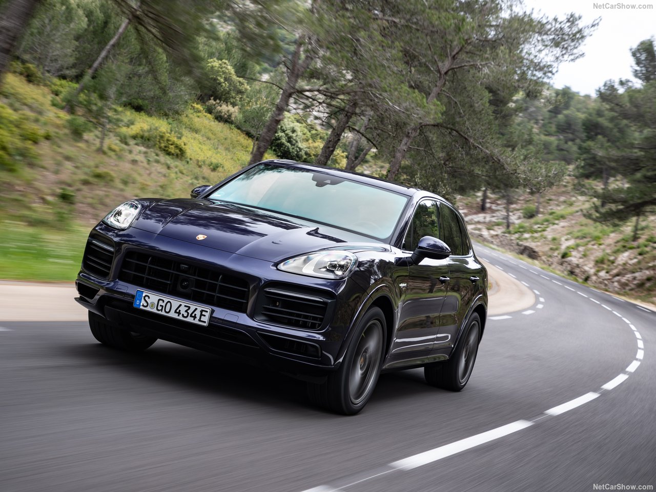 Porsche'nin melez canavarı 2019 Cayenne E-Hybrid 