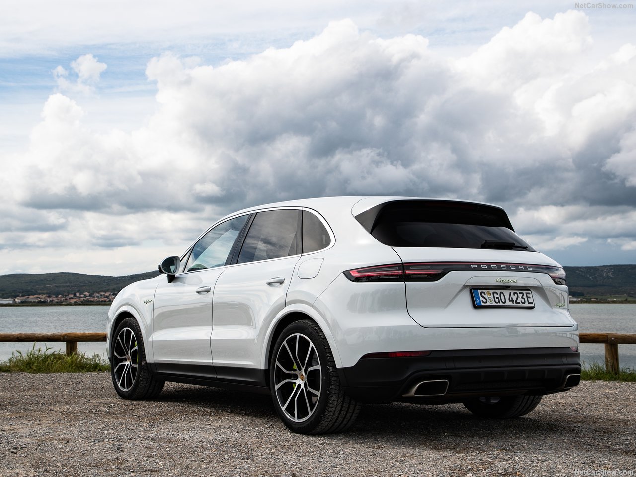 Porsche'nin melez canavarı 2019 Cayenne E-Hybrid