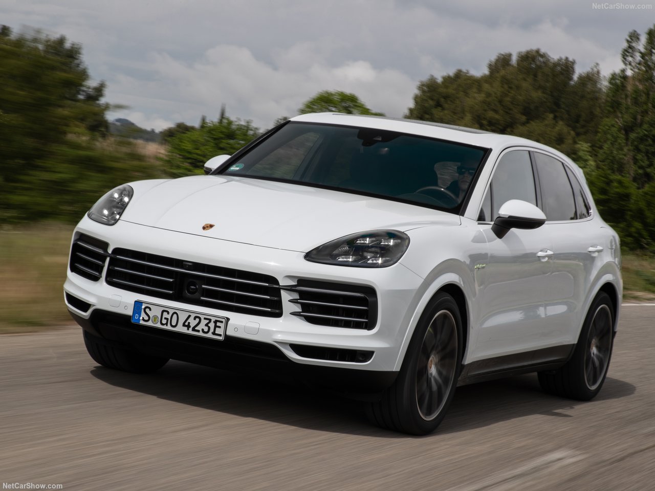 Porsche'nin melez canavarı 2019 Cayenne E-Hybrid 