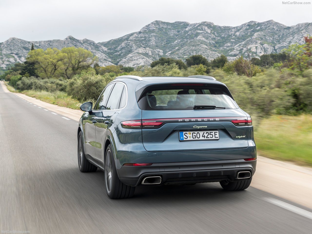Porsche'nin melez canavarı 2019 Cayenne E-Hybrid 