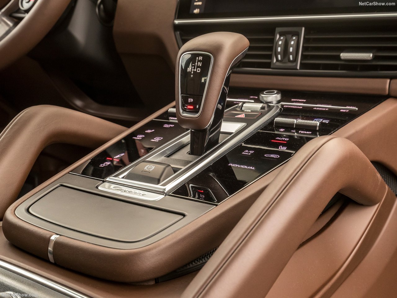 Porsche'nin melez canavarı 2019 Cayenne E-Hybrid 