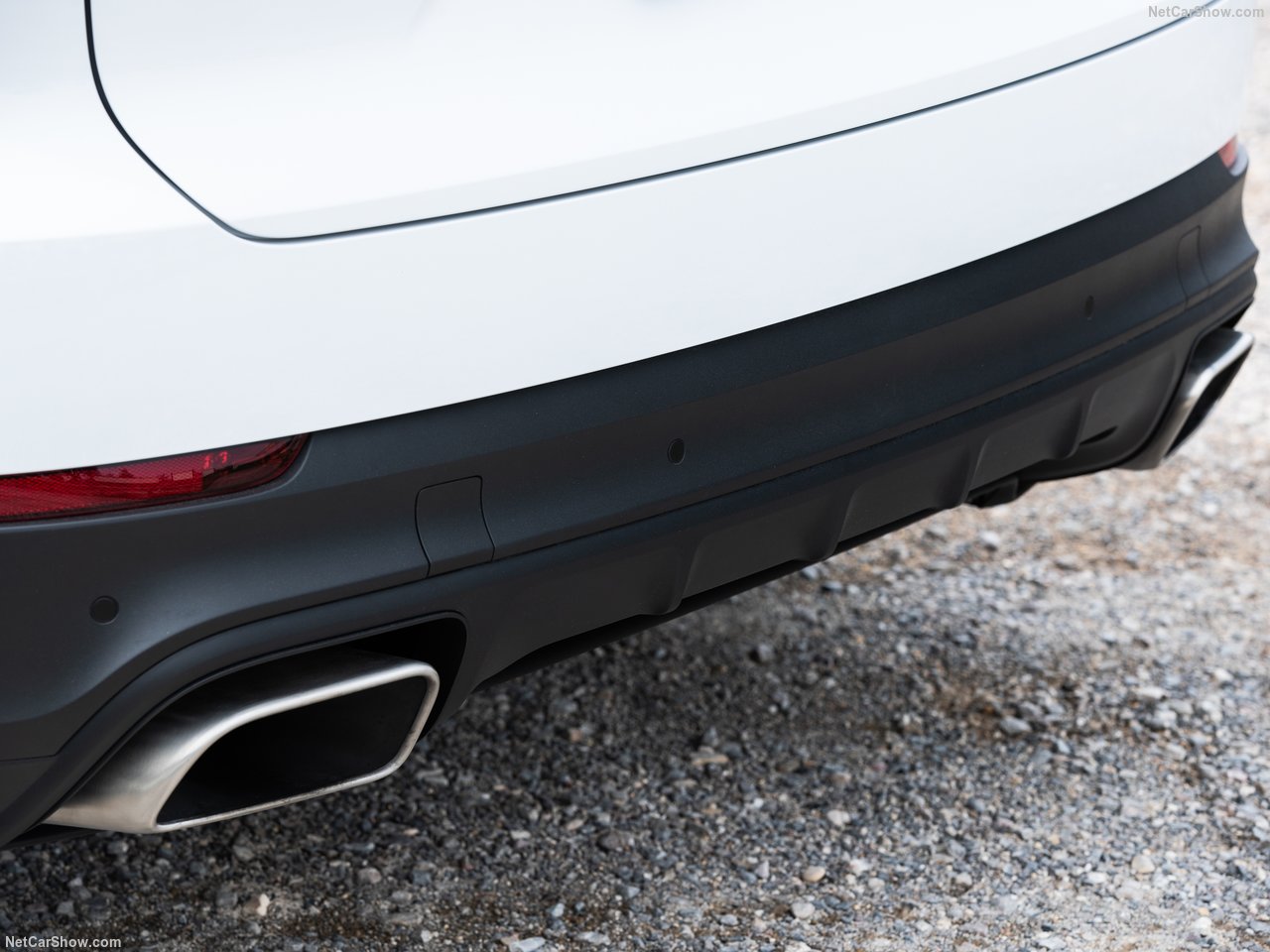 Porsche'nin melez canavarı 2019 Cayenne E-Hybrid 