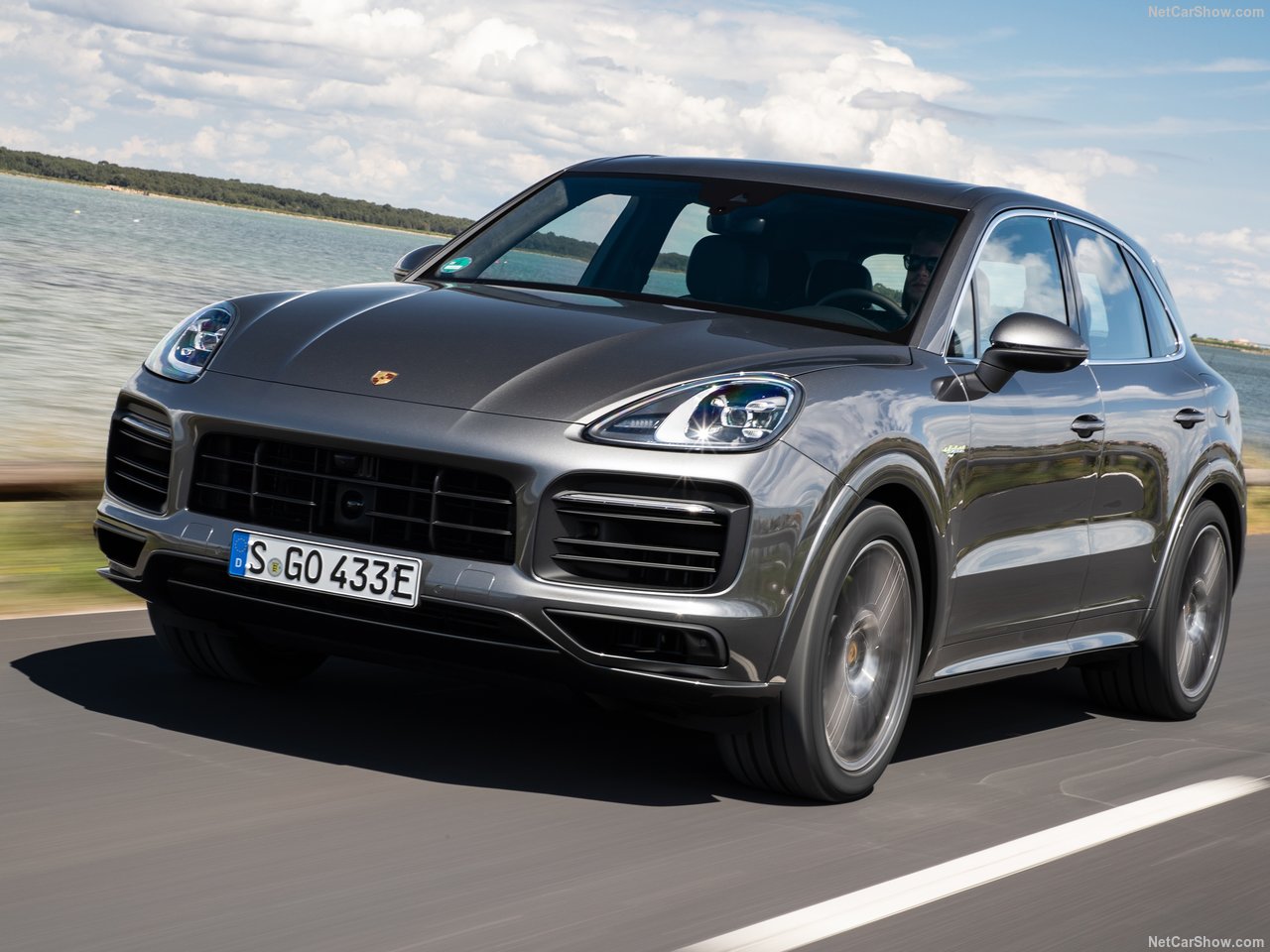 Porsche'nin melez canavarı 2019 Cayenne E-Hybrid 