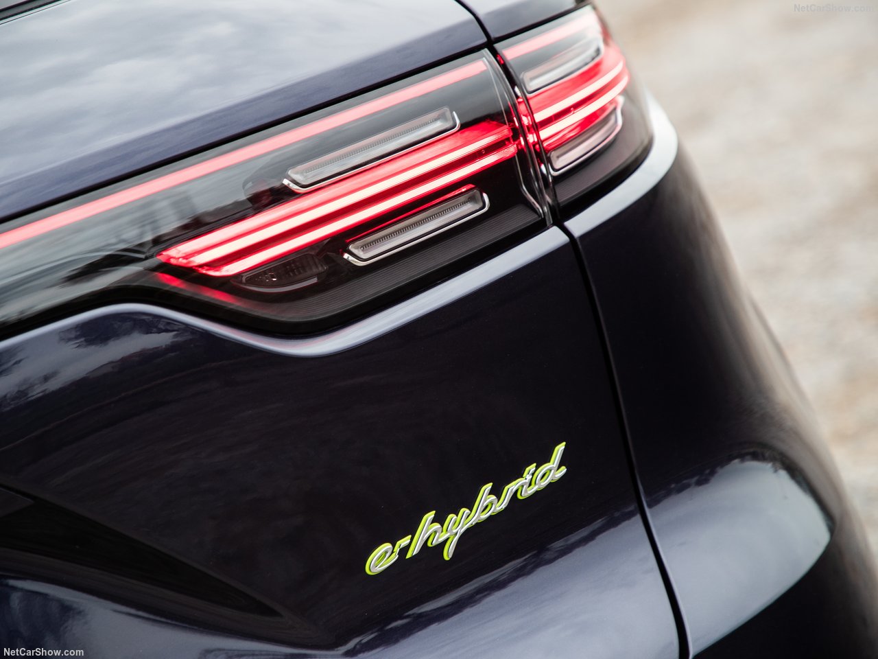 Porsche'nin melez canavarı 2019 Cayenne E-Hybrid 