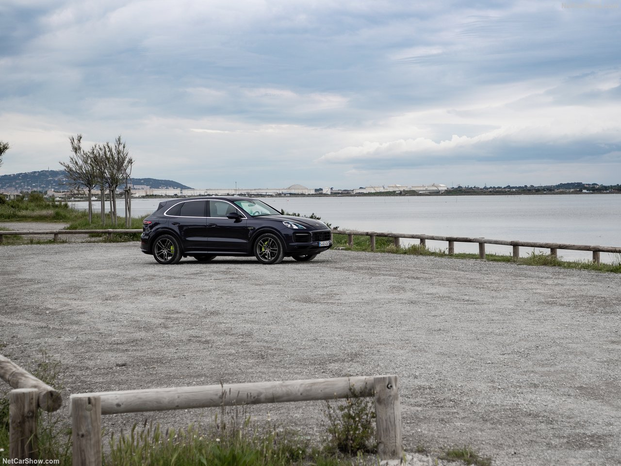 Porsche'nin melez canavarı 2019 Cayenne E-Hybrid 
