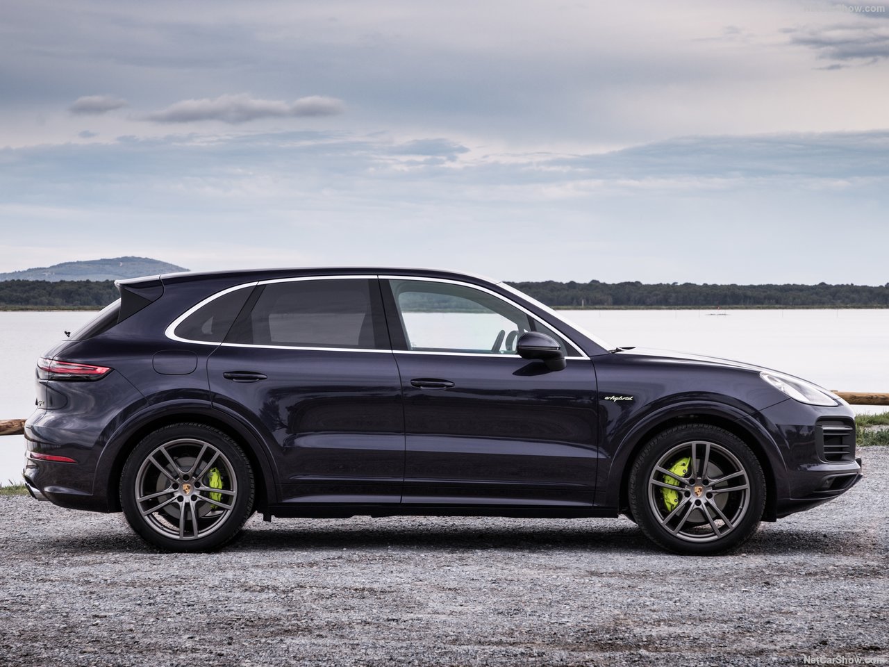 Porsche'nin melez canavarı 2019 Cayenne E-Hybrid 