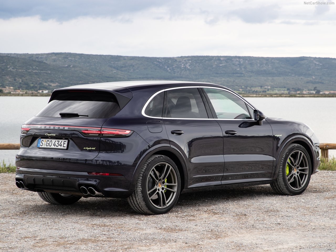 Porsche'nin melez canavarı 2019 Cayenne E-Hybrid 
