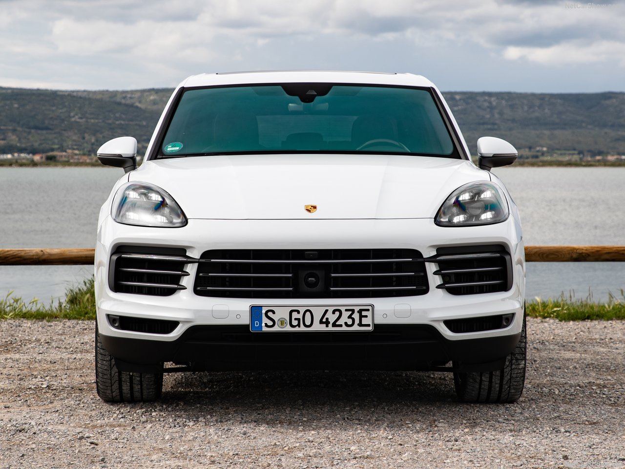 Porsche'nin melez canavarı 2019 Cayenne E-Hybrid 