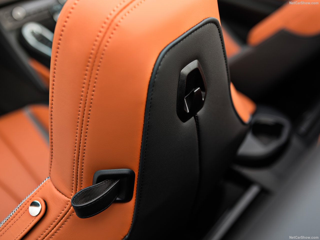 BMW'nin hibrit canavarı: 2019 BMW i8 Roadster