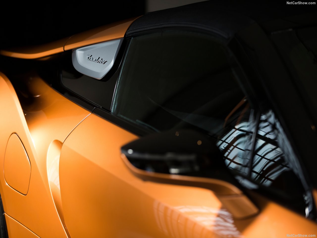 BMW'nin hibrit canavarı: 2019 BMW i8 Roadster