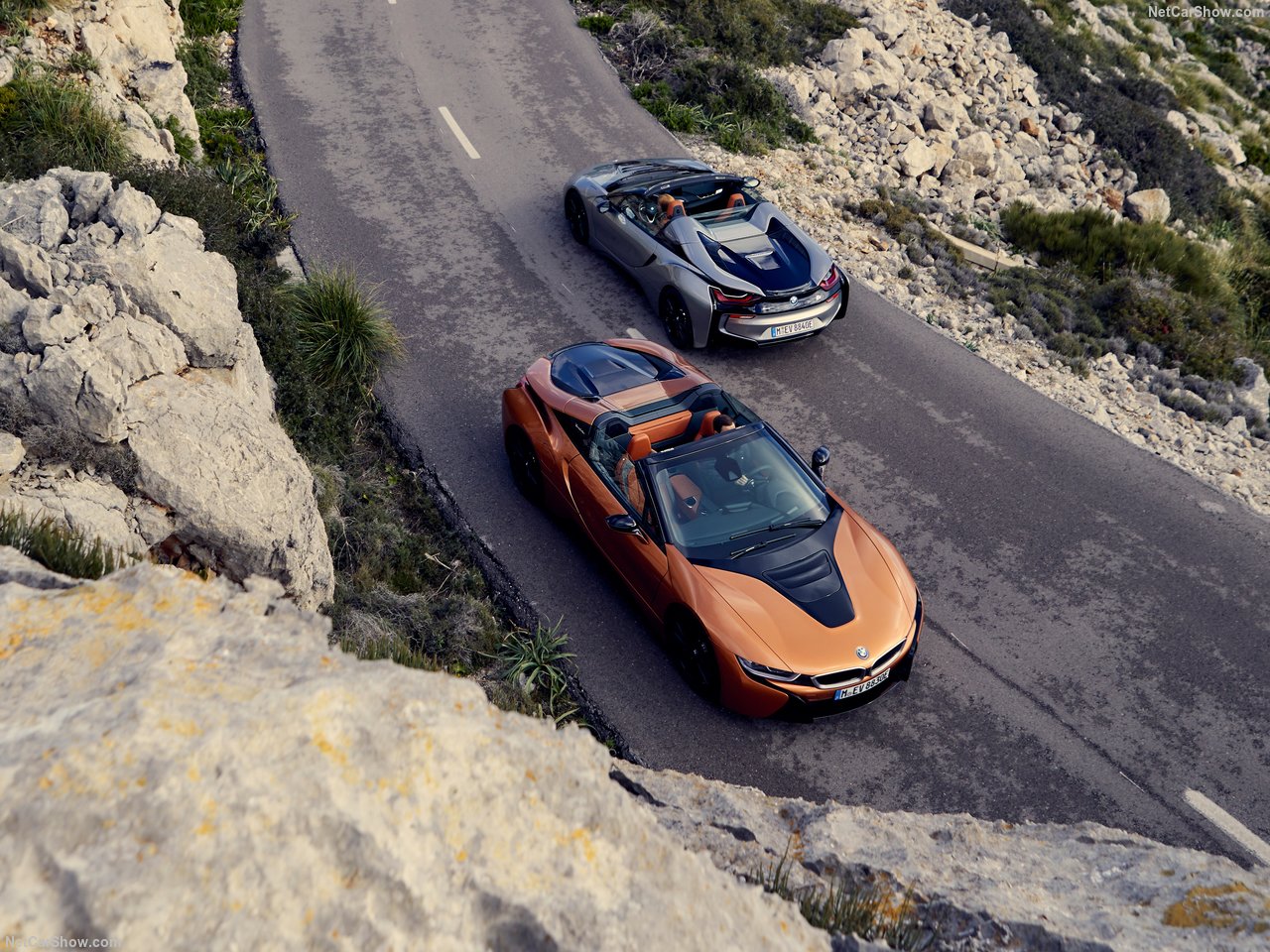 BMW'nin hibrit canavarı: 2019 BMW i8 Roadster