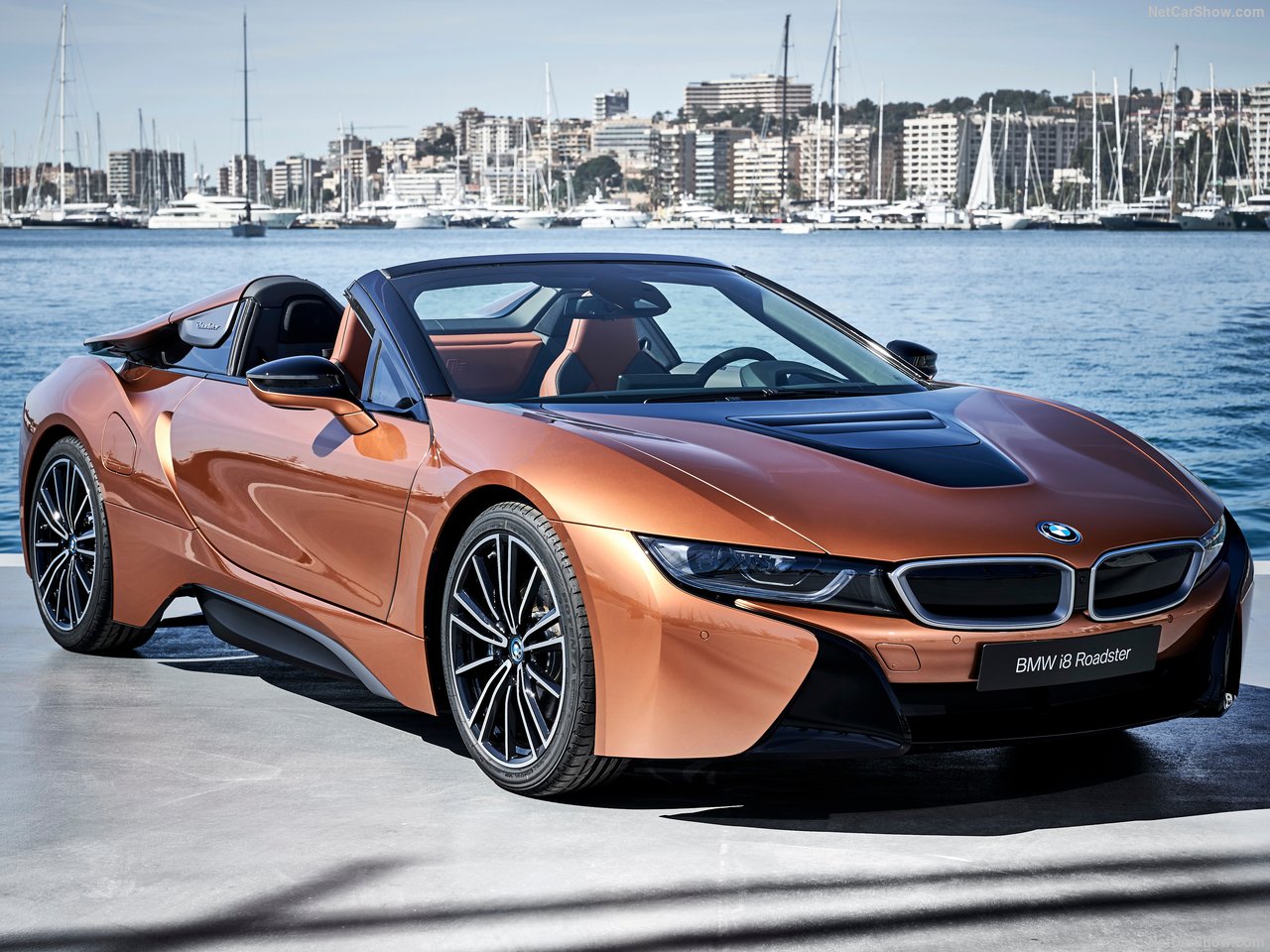 BMW'nin hibrit canavarı: 2019 BMW i8 Roadster