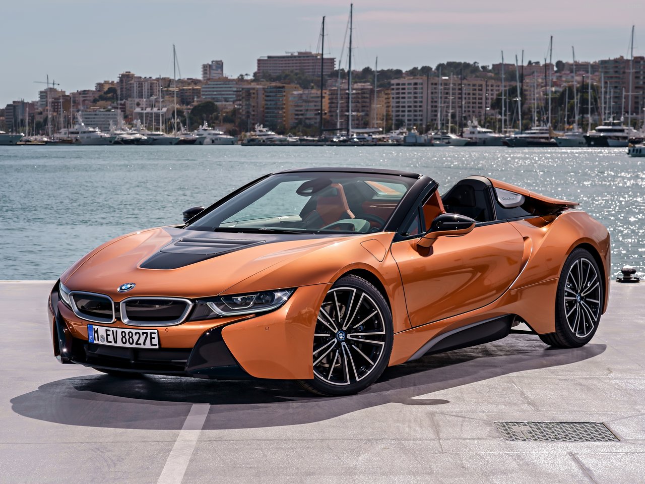 BMW'nin hibrit canavarı: 2019 BMW i8 Roadster