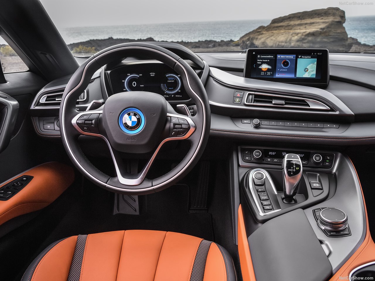 BMW'nin hibrit canavarı: 2019 BMW i8 Roadster
