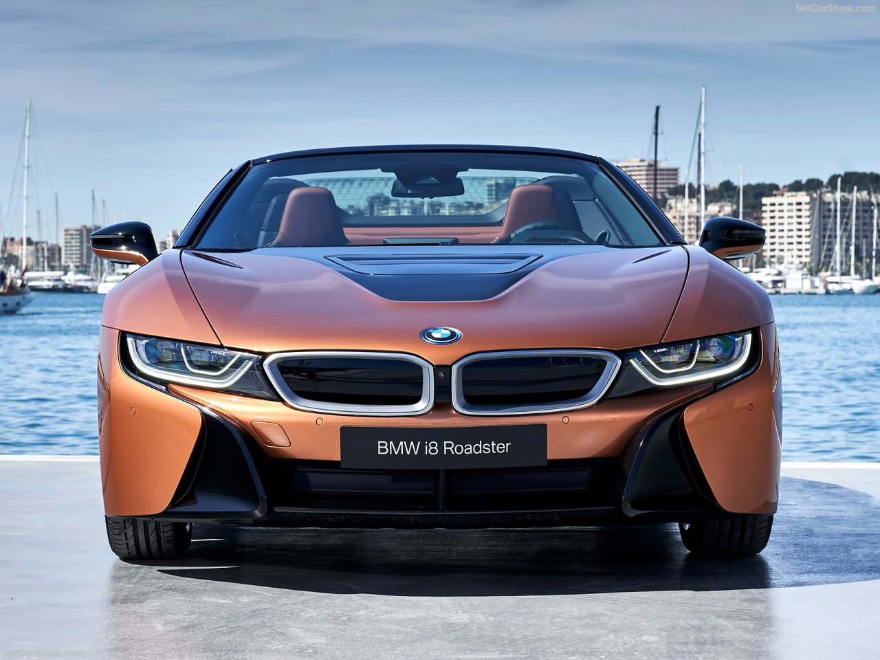 BMW'nin hibrit canavarı: 2019 BMW i8 Roadster