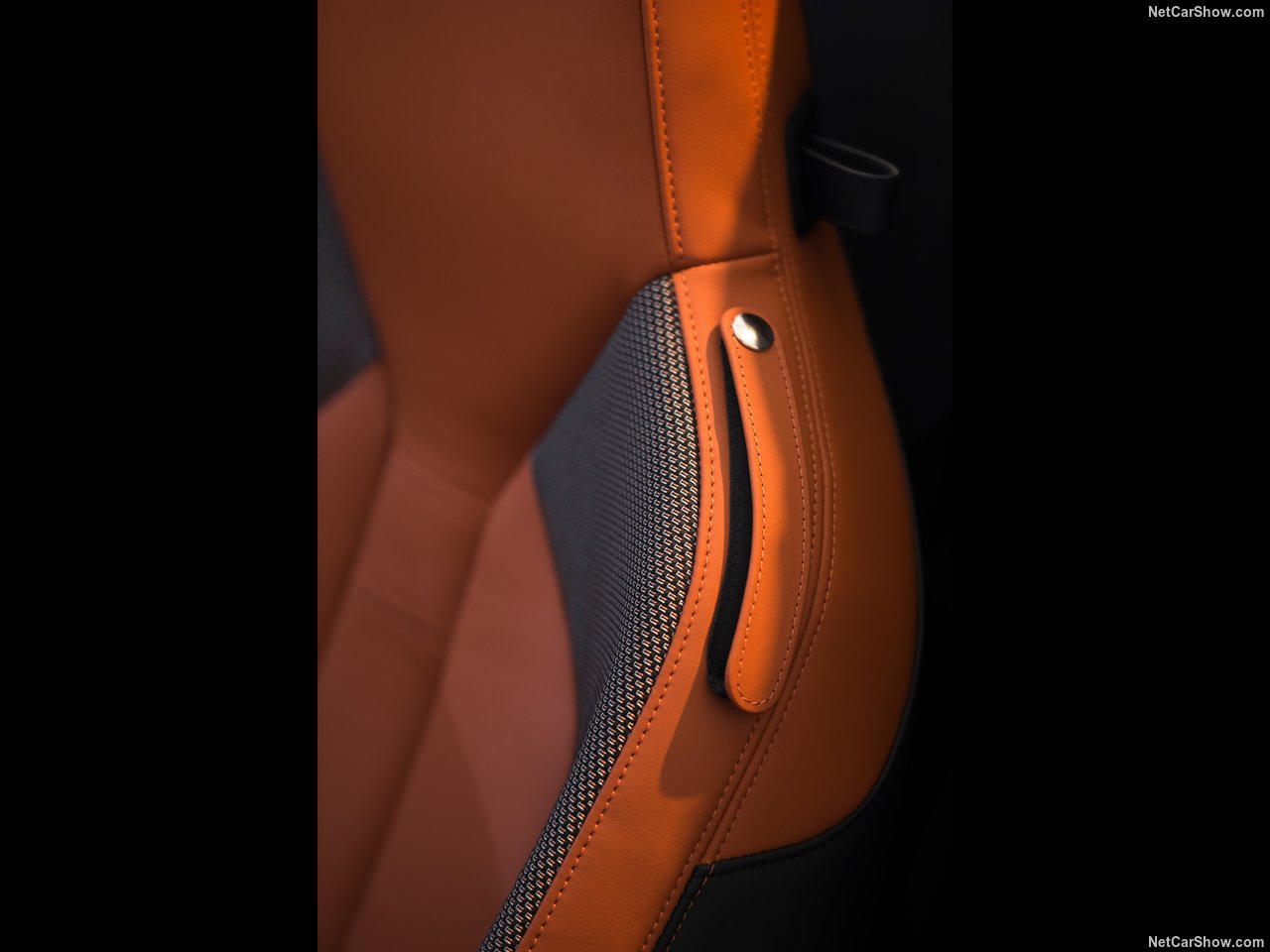 BMW'nin hibrit canavarı: 2019 BMW i8 Roadster