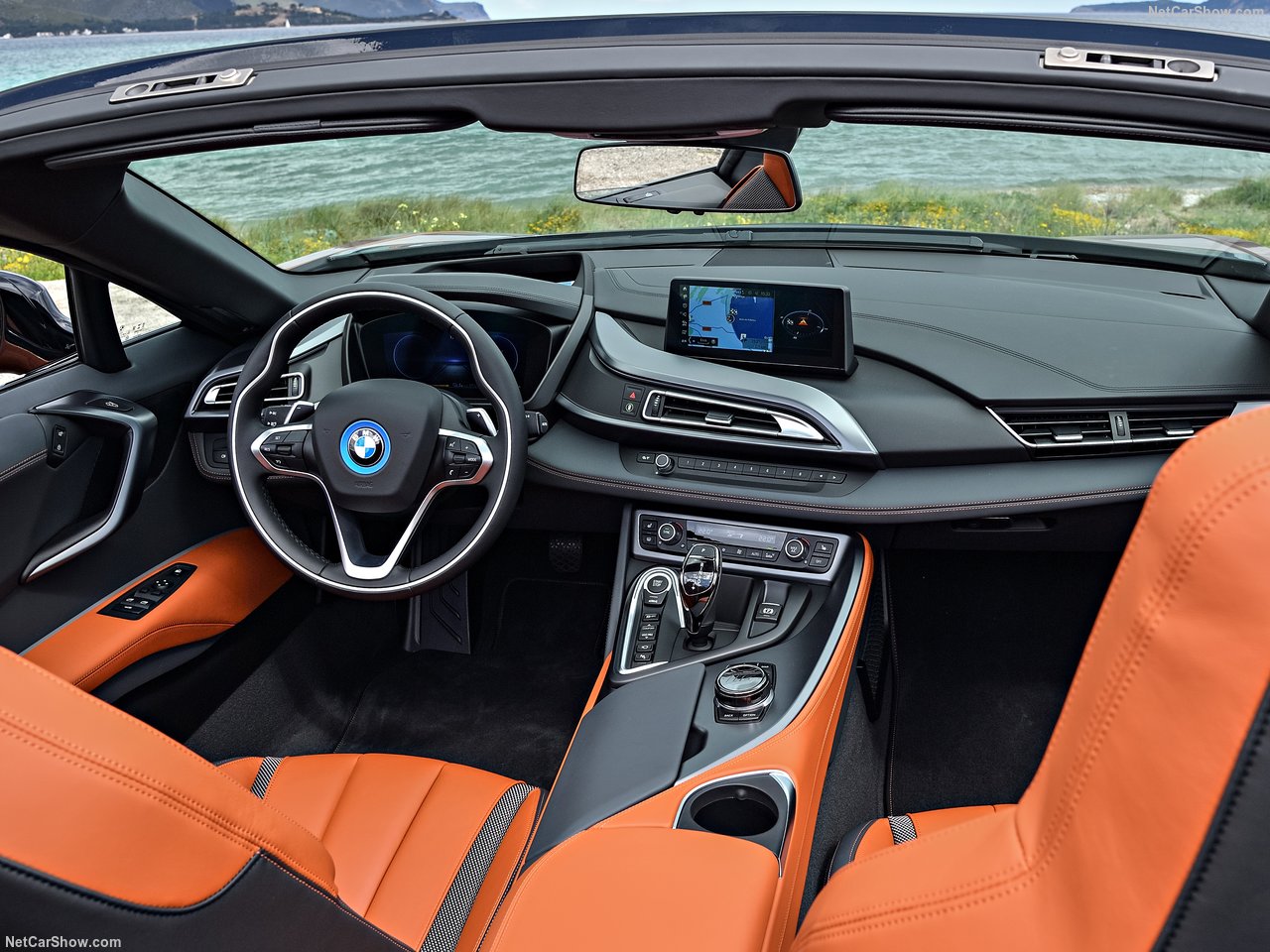 BMW'nin hibrit canavarı: 2019 BMW i8 Roadster