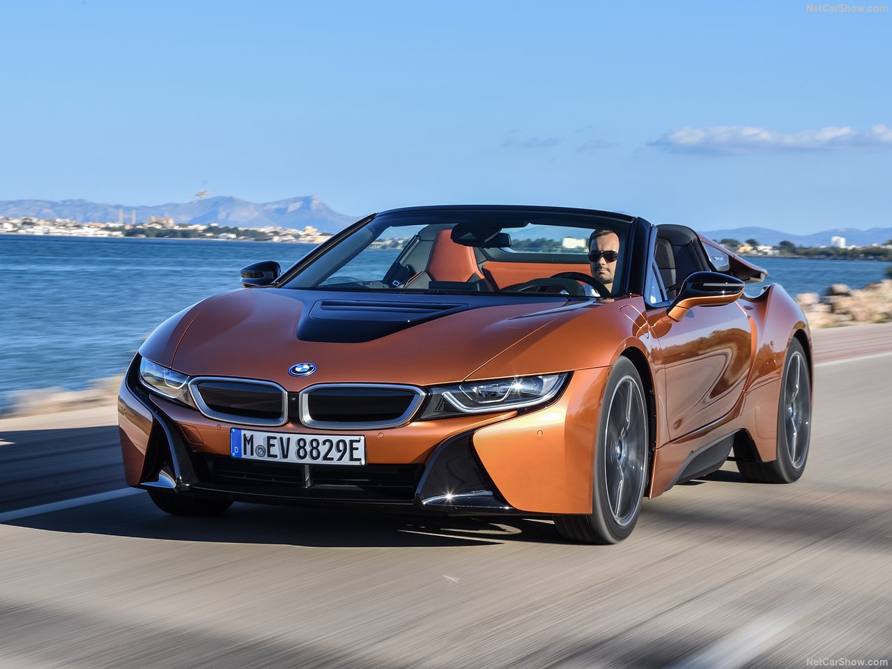 BMW'nin hibrit canavarı: 2019 BMW i8 Roadster